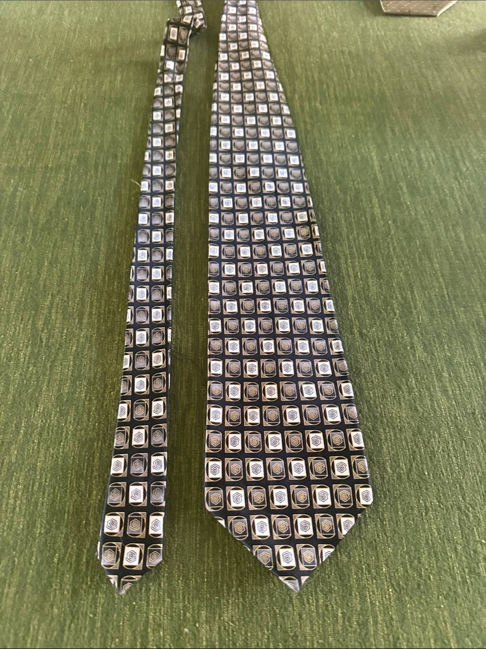 Classic handmade men’s silk tie